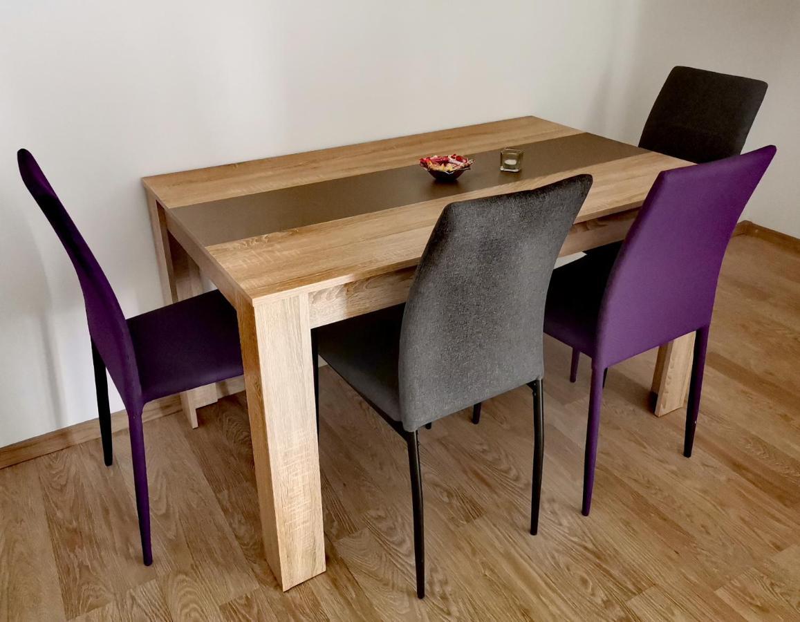 Apartmani "Marina" Otočac Buitenkant foto