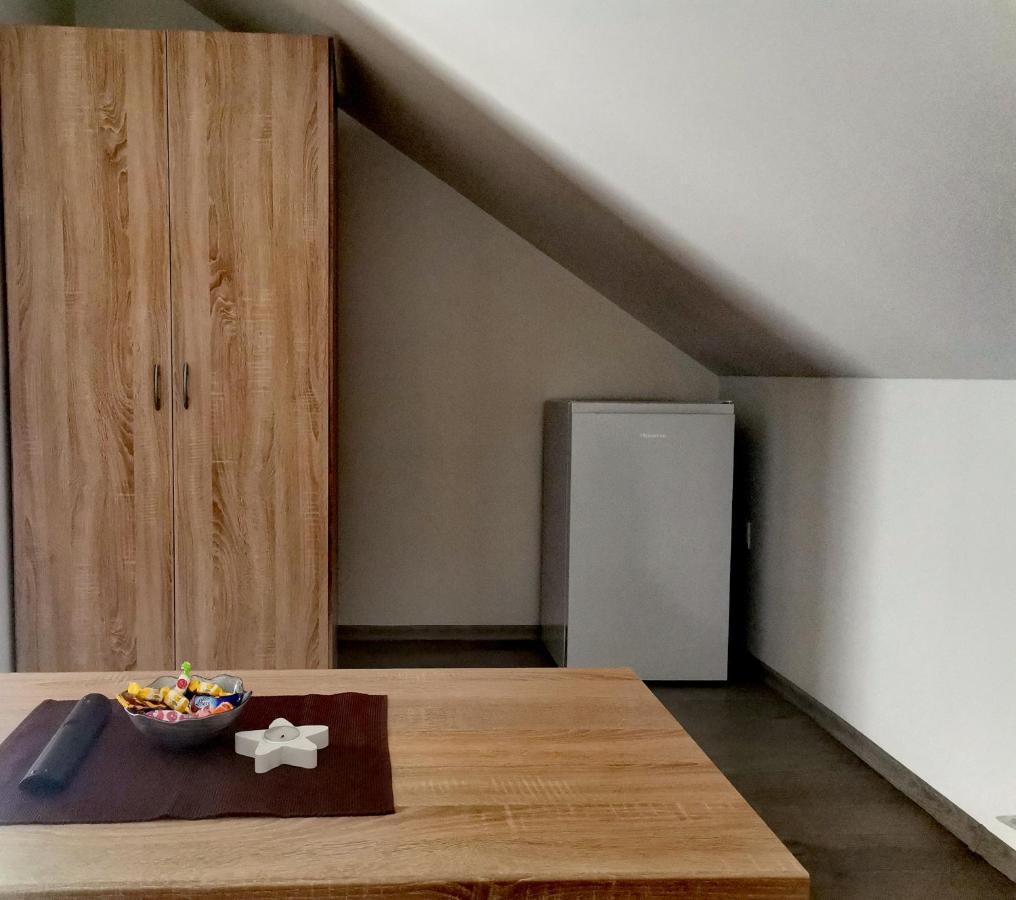 Apartmani "Marina" Otočac Buitenkant foto