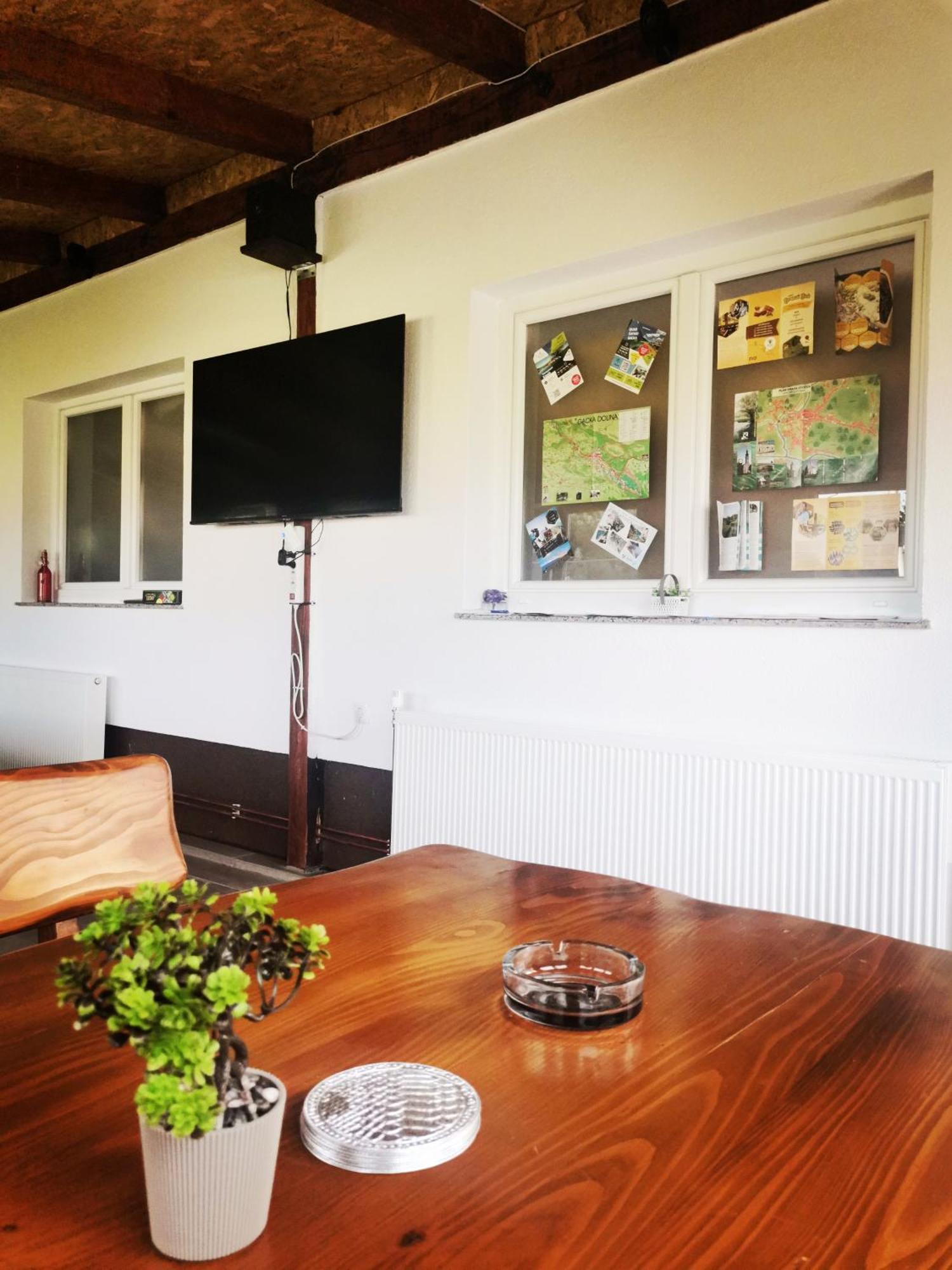 Apartmani "Marina" Otočac Buitenkant foto