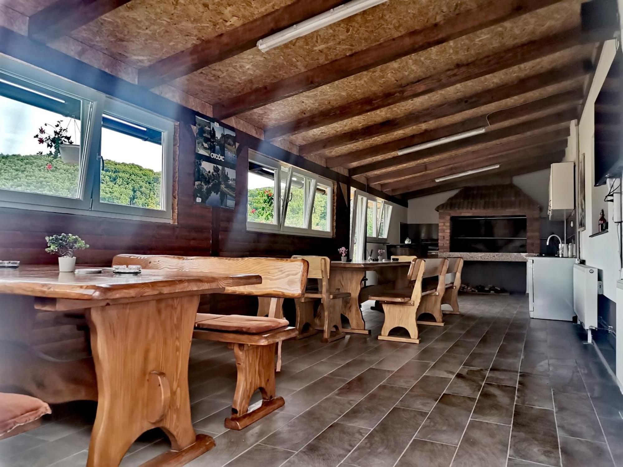 Apartmani "Marina" Otočac Buitenkant foto