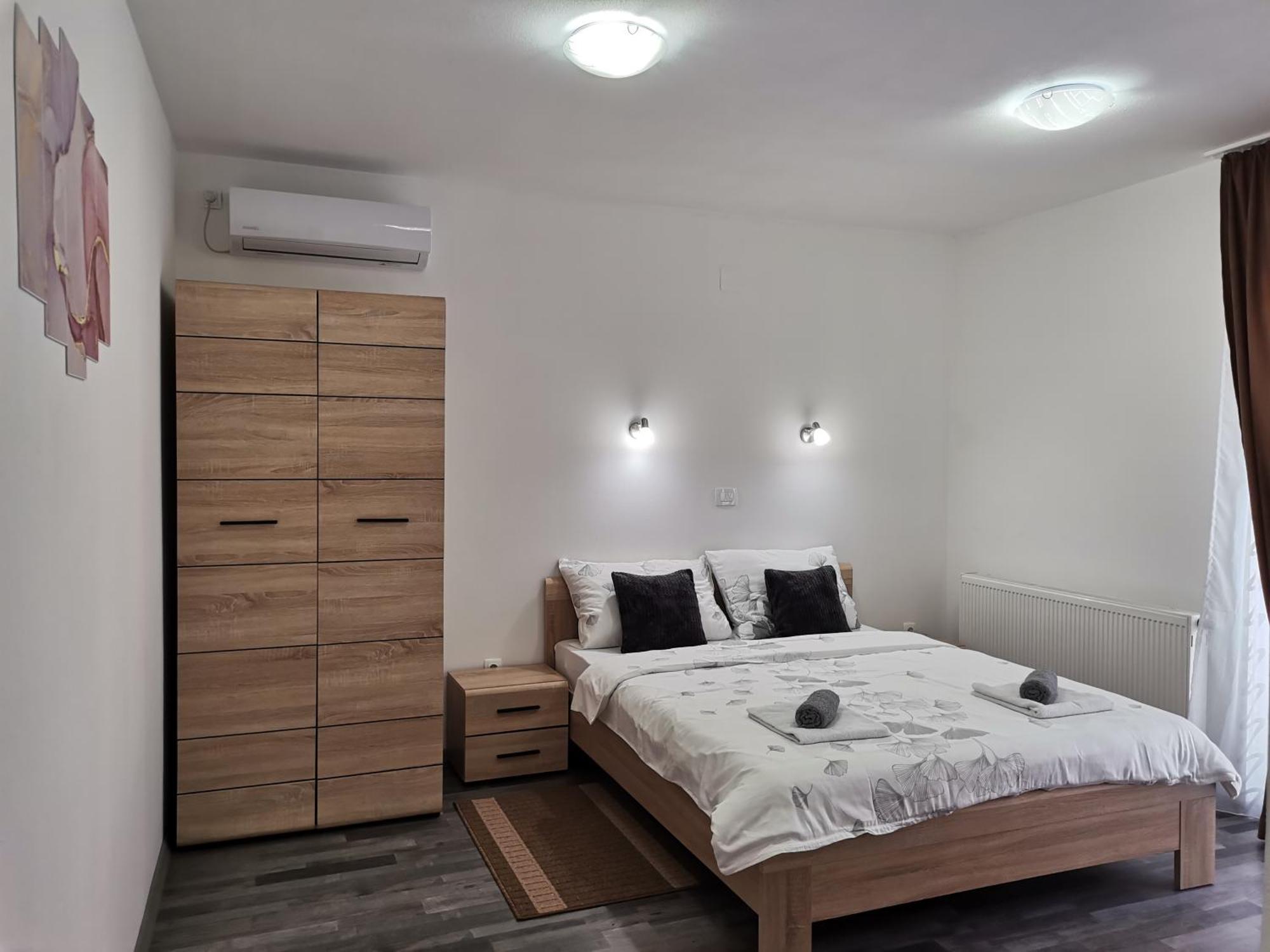 Apartmani "Marina" Otočac Kamer foto